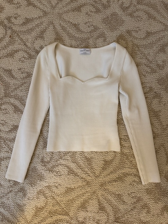 Aritzia Tops - Aritzia Sculpt Knit Cream Ribbed Sweetheart Long Sleeve Top